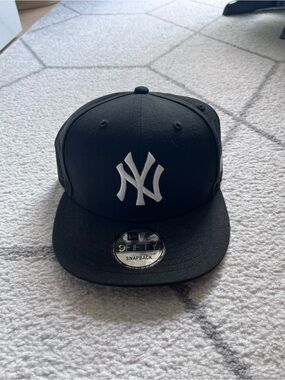 New Era Kids Black and White NY Snapback Hat